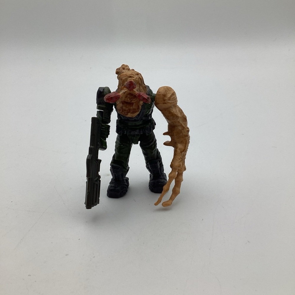 HALO Mega Bloks Green Combat Flood Form Marine W/ Rifle  Mini Figure S7